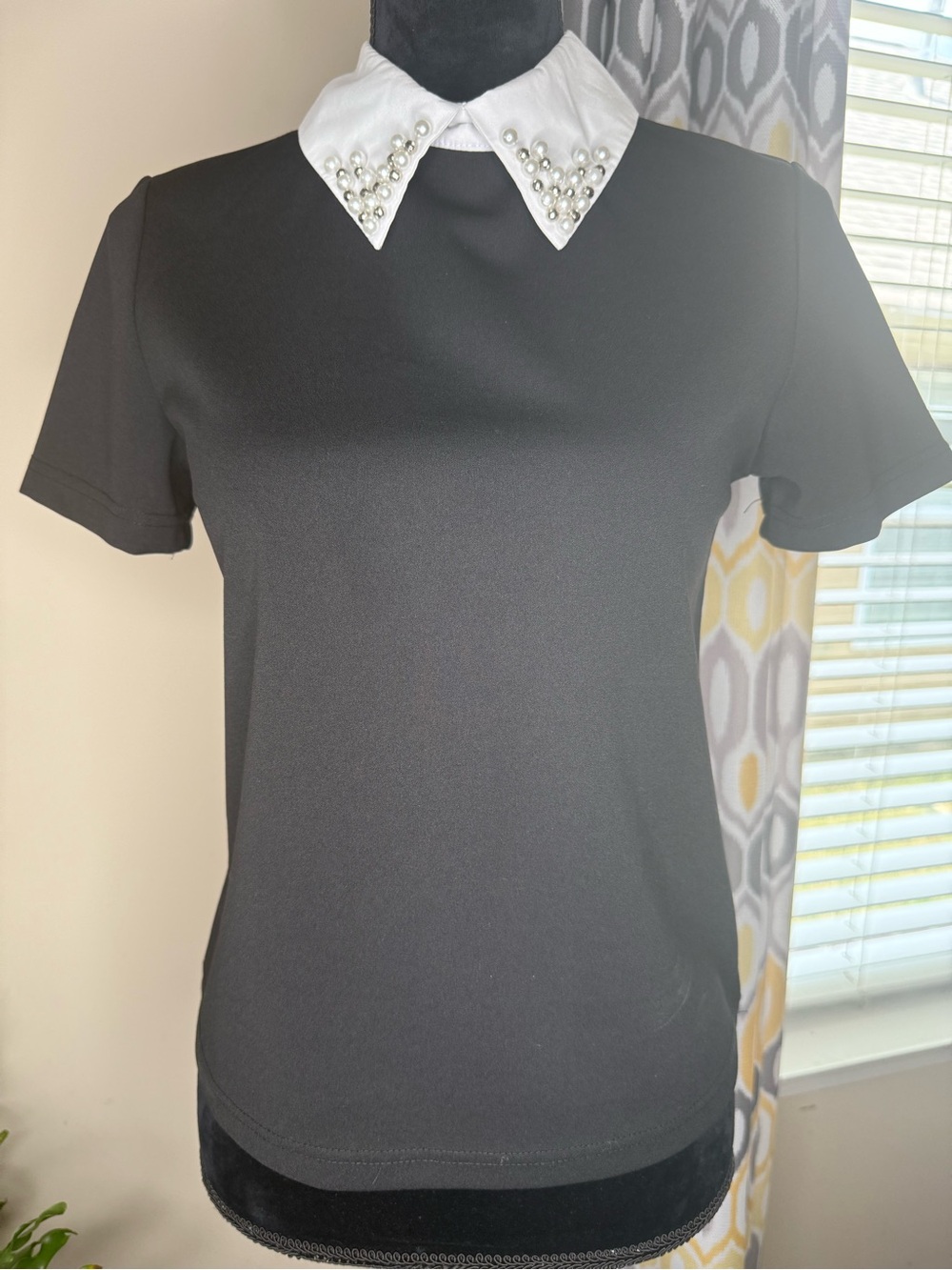 Black Short-Sleeve Top with Pearl-Embellished White Collar